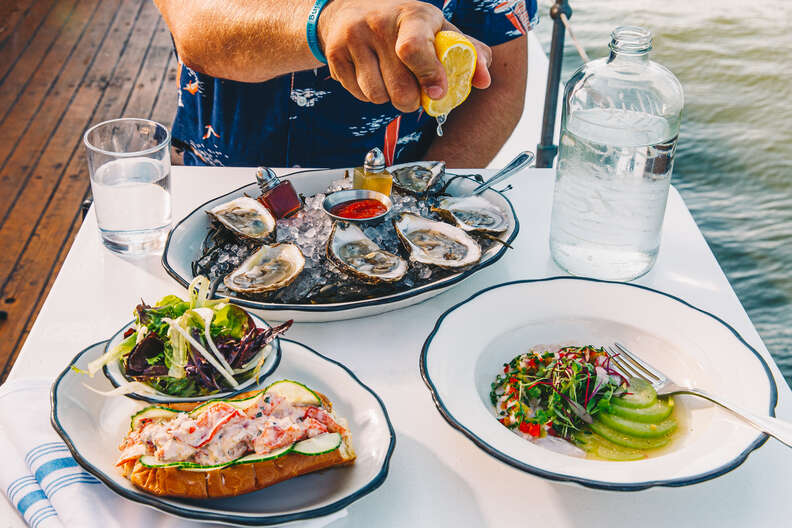 Best Seafood Restaurants on the Water for a Perfect Dining Experience