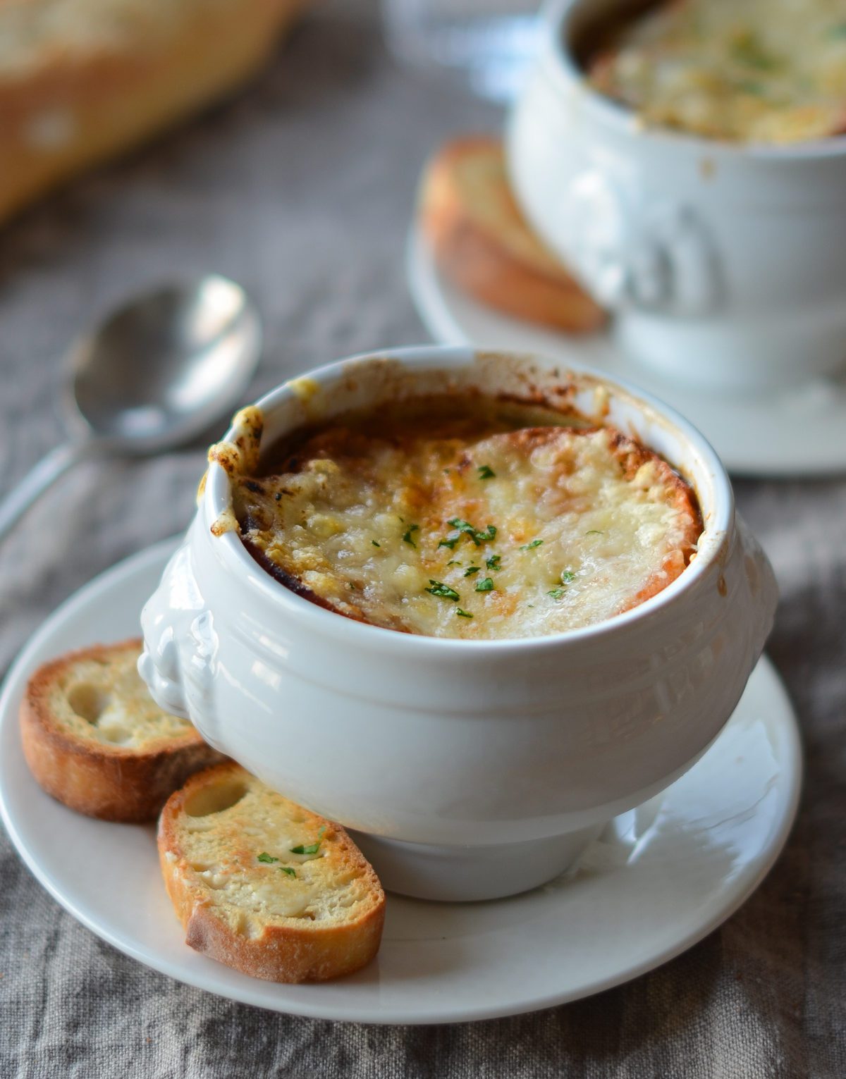 French Onion Soup with Prosecco and Champagne: A Deliciously Elegant Recipe