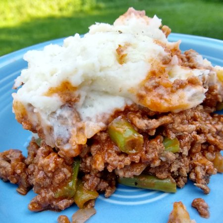 Hearty Hamburger, Green Bean, and Tomato Soup Casserole with Mashed Potatoes