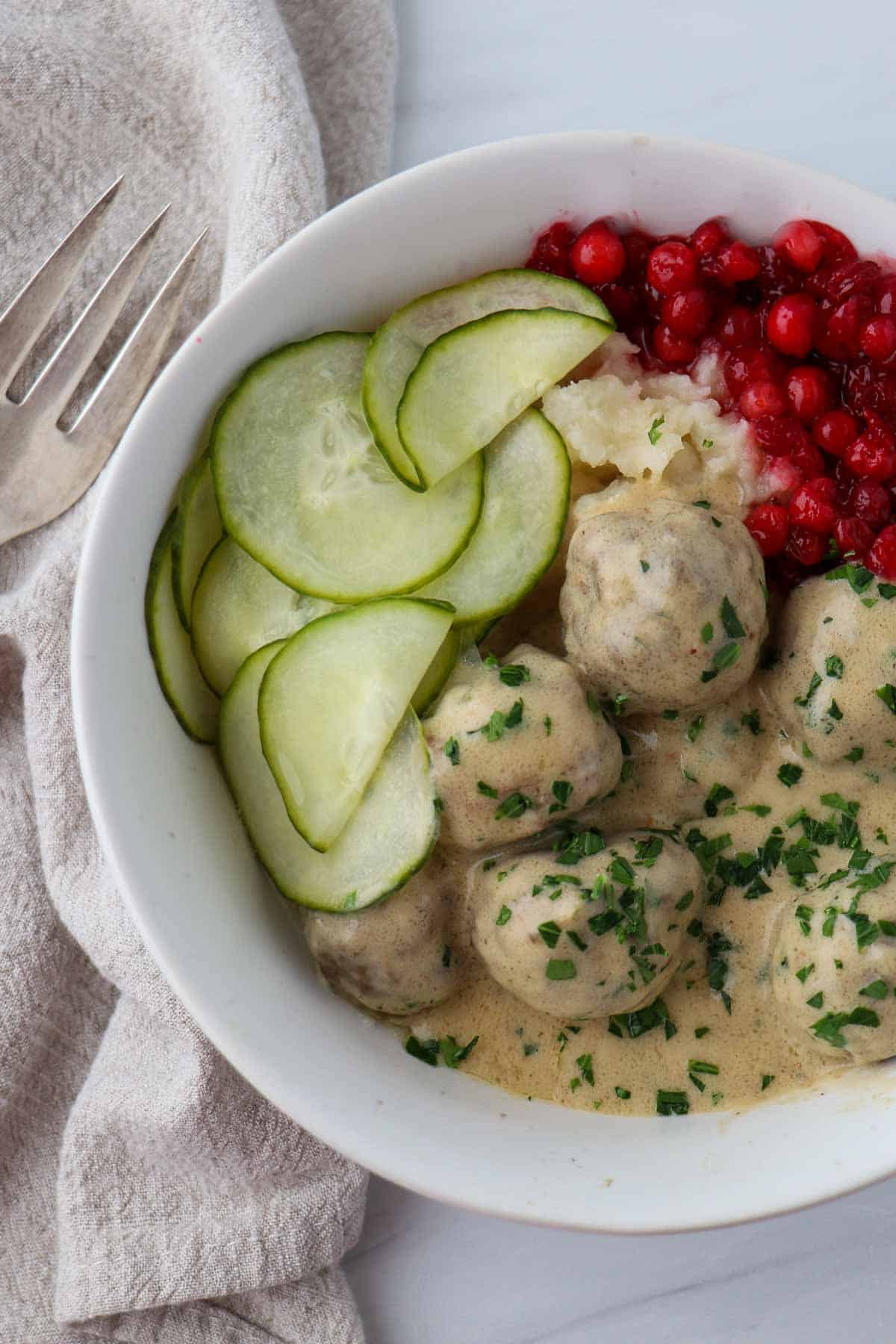 Swedish Meatballs Side Dishes: Easy & Delicious Pairings!