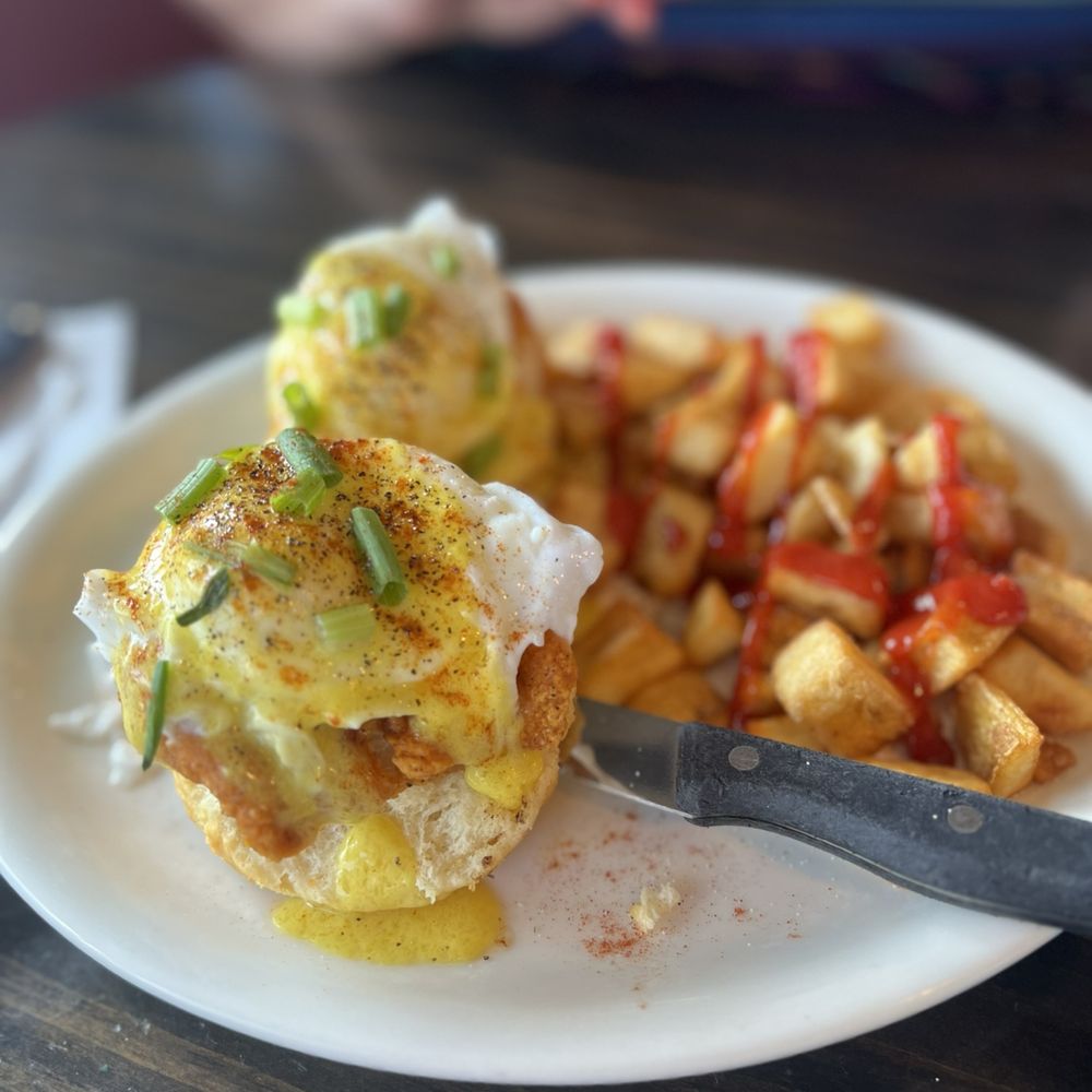 Breakfast in Destin on a budget: Affordable and delicious options for every hungry traveler in Florida!