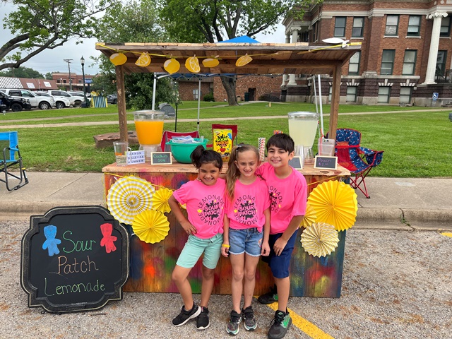 Kids Lemonade Stand: A Classic Beverage Stand Idea